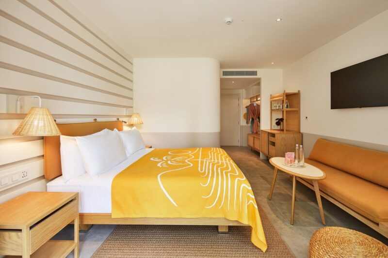 ที่พัก Pet Friendly หัวหิน | แนะนำ 5 โรงแรมหัวหินติดทะเล 2566 น้องแมว สุนัขเข้าพักได้ วิ่งเล่นริมชายหาด สนุกสุดๆ