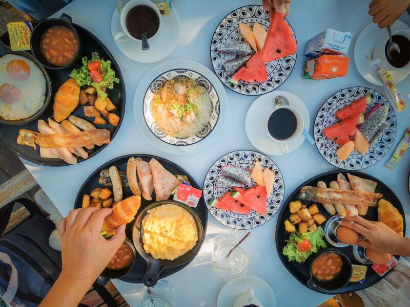 ที่พัก Pet Friendly หัวหิน | แนะนำ 5 โรงแรมหัวหินติดทะเล 2566 น้องแมว สุนัขเข้าพักได้ วิ่งเล่นริมชายหาด สนุกสุดๆ